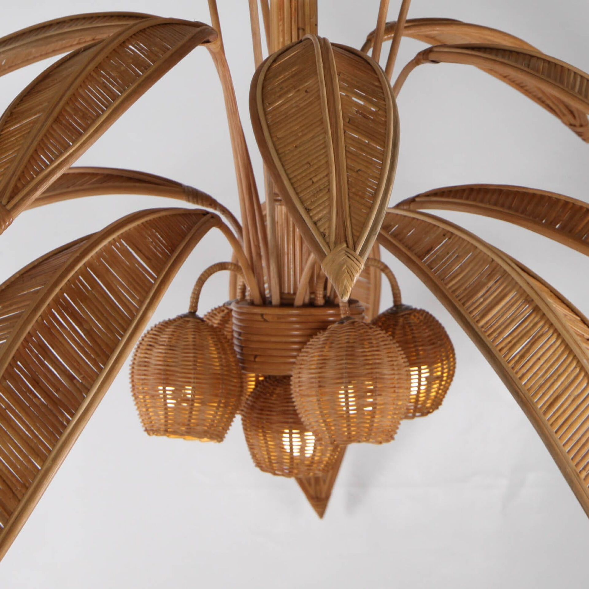 Grand lustre « cocotier » « palmier » en rotin