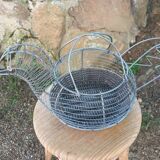 Chicken shaped egg basket