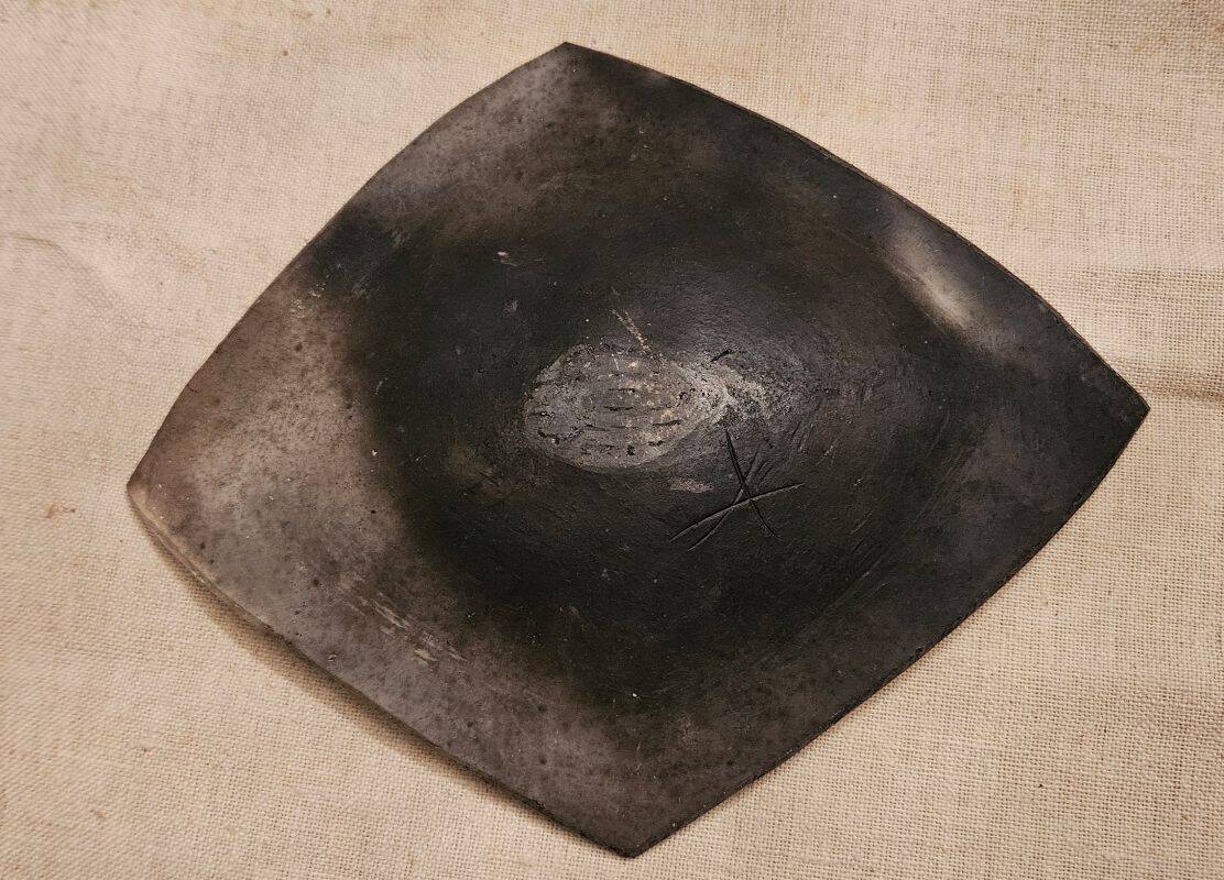 Diamond-shaped Raku bowl signed by Annie Braut