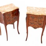 Tables de chevet anciennes à plateau en pierre, France, vers 1910.