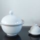 Ensemble de table vintage en porcelaine blanche
