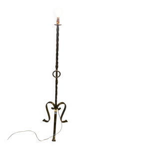 Lampadaire brutaliste