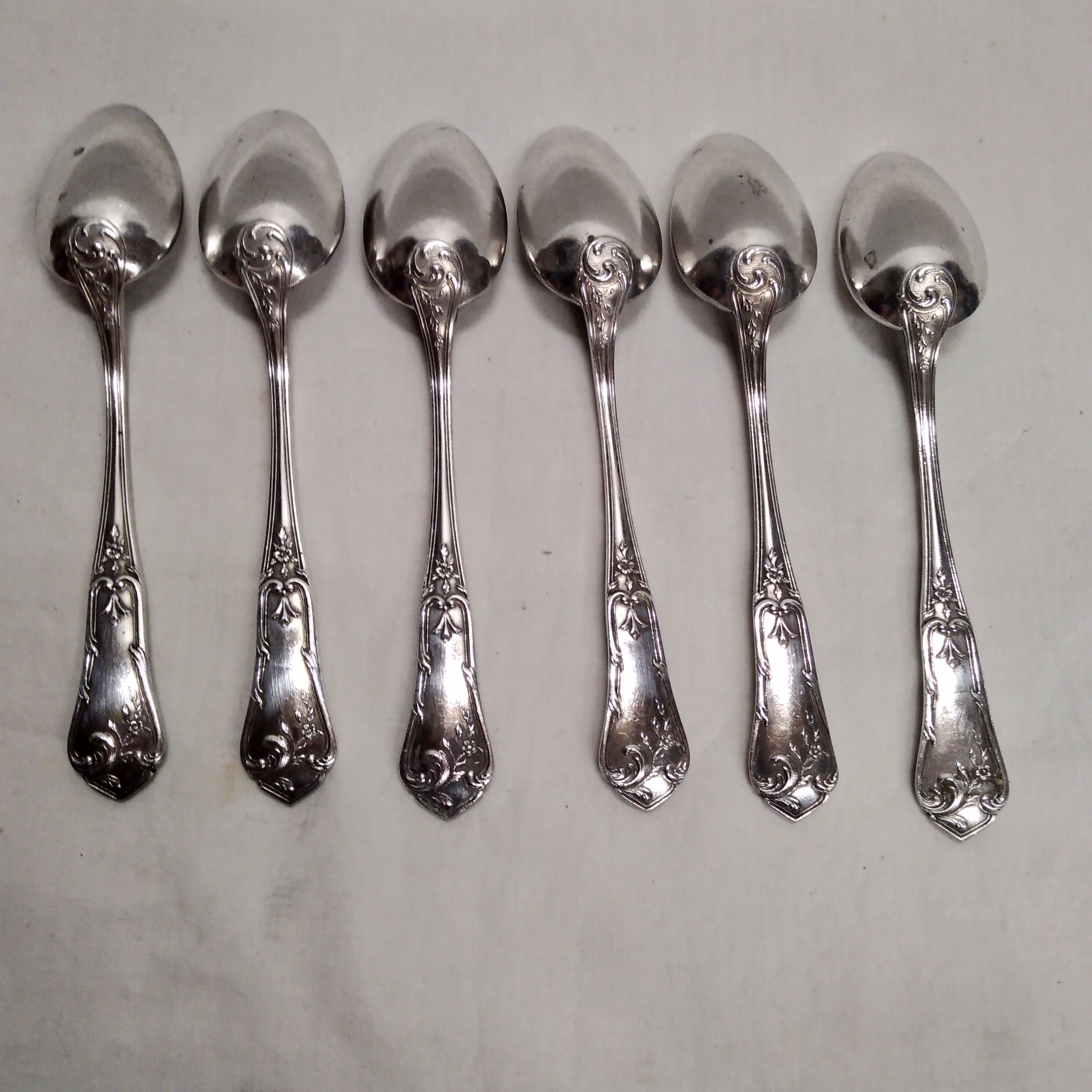 6 silver metal coffee spoons