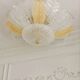 Chandelier/plafonnier vintage en Murano avec 16 feuilles blanches et ambrées.