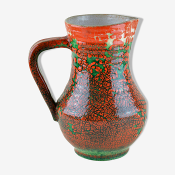 Accolay, pitcher with vibrant colors