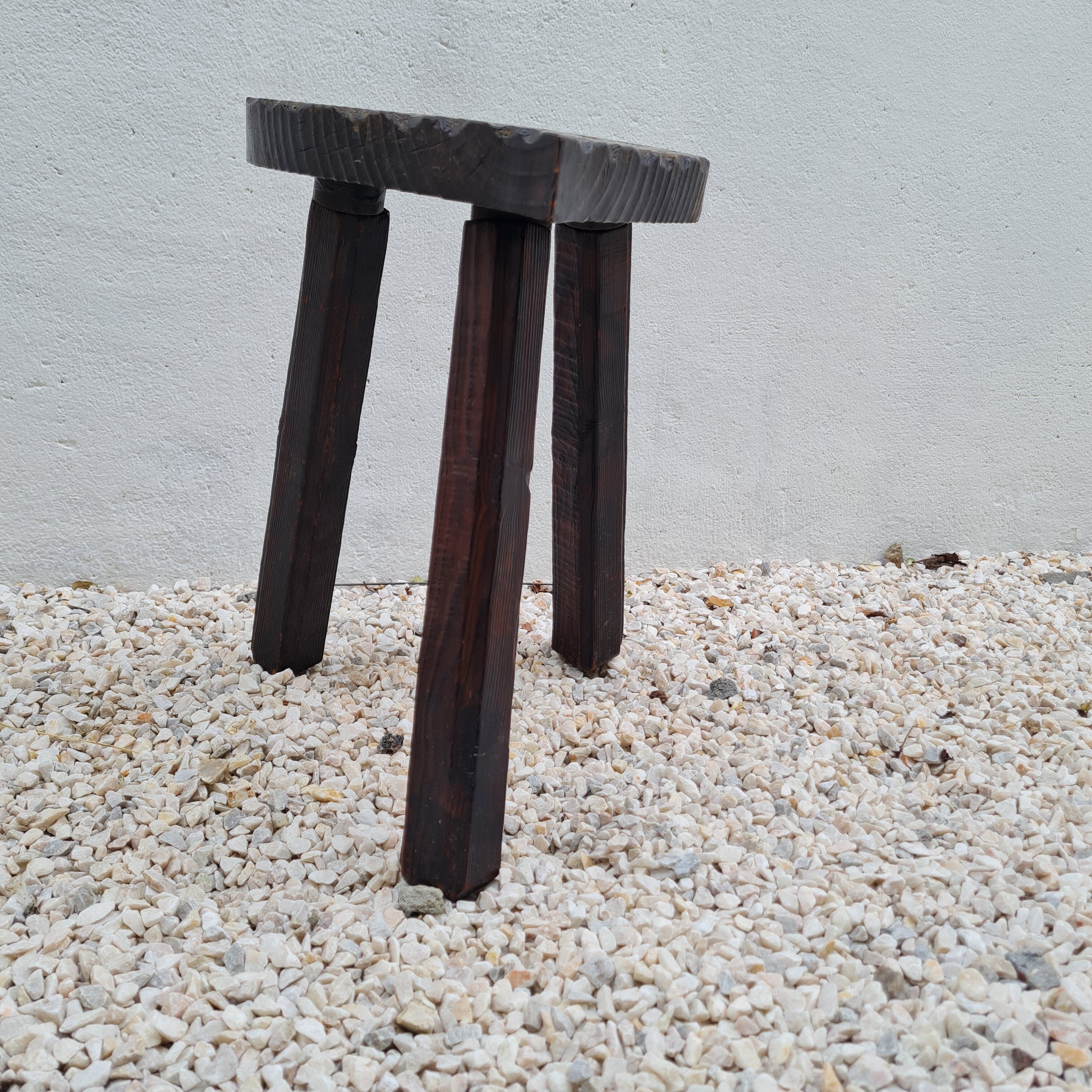 Heart tripod milking stool