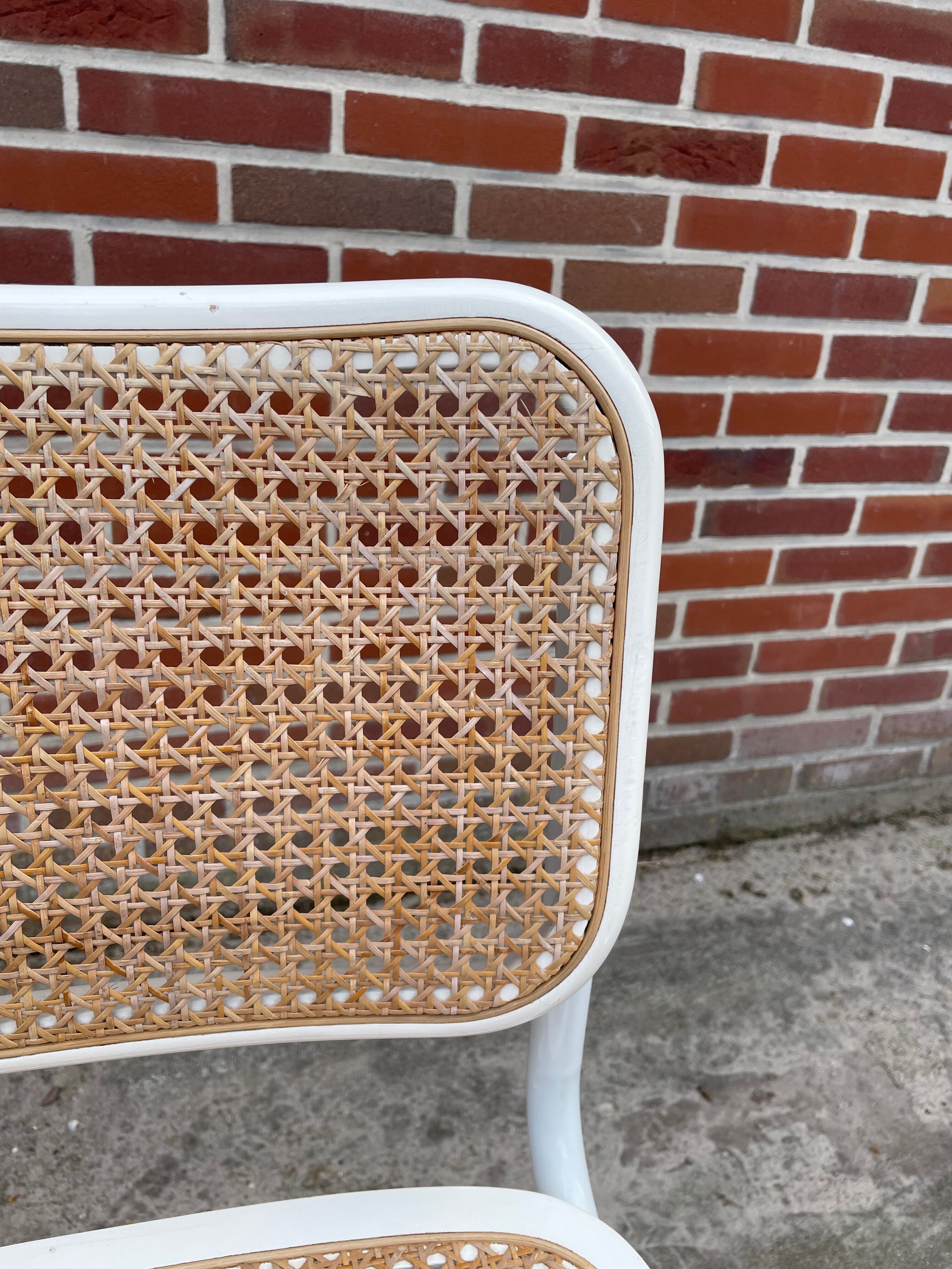 Set of 4 Cesca b32 model chairs in white