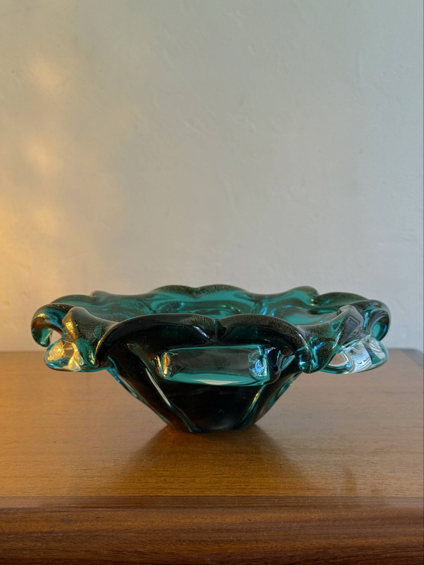 Bowl / pocket emptier / glass centrepiece in Murano style from the 1970s.