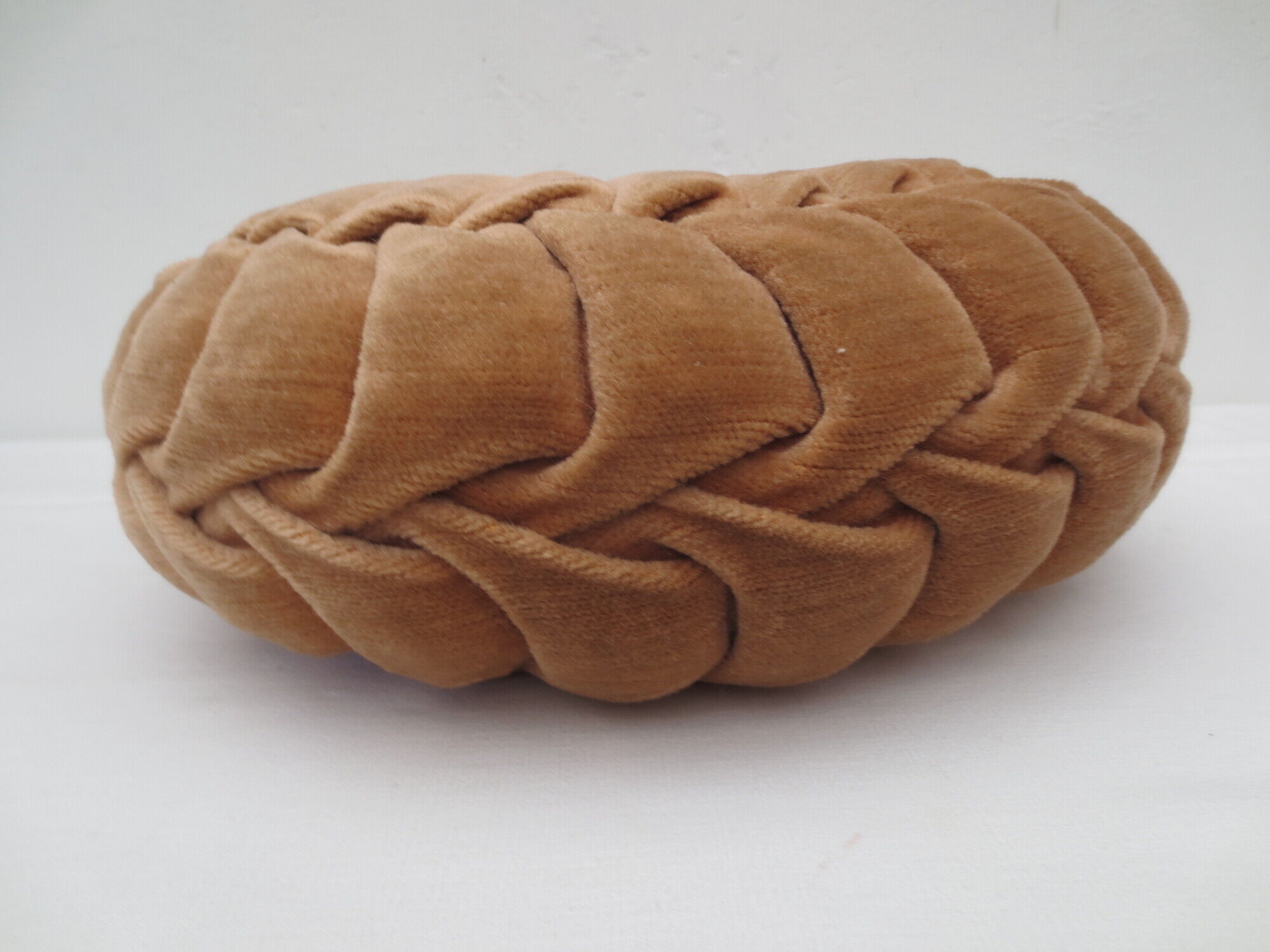 Vintage round cushion in velvet grège / chamois of 36cm in diameter