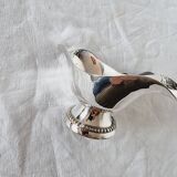 Classic style sauce boat, Perlas model, in silver metal, with removable handle
