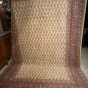 Tapis d'Orient en laine entièrement réalisé à la main