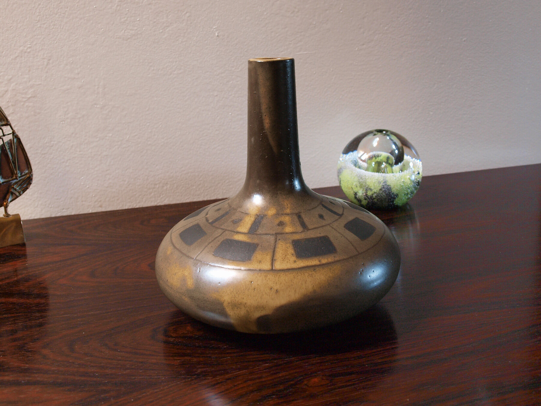 Ceramic vase, pottery of the Kings of Mallorca, Perpignan