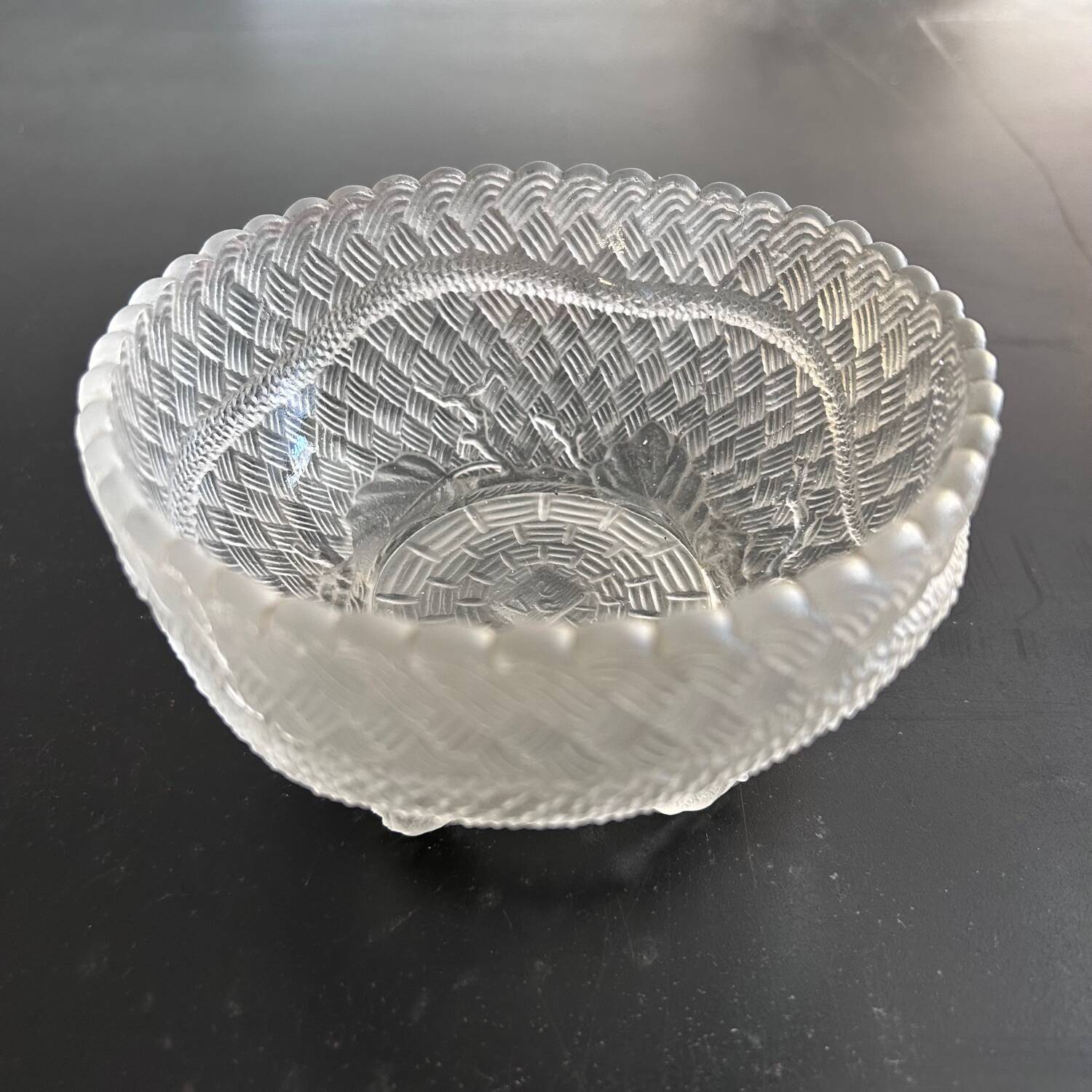 Frosted glass bowl with snake decoration