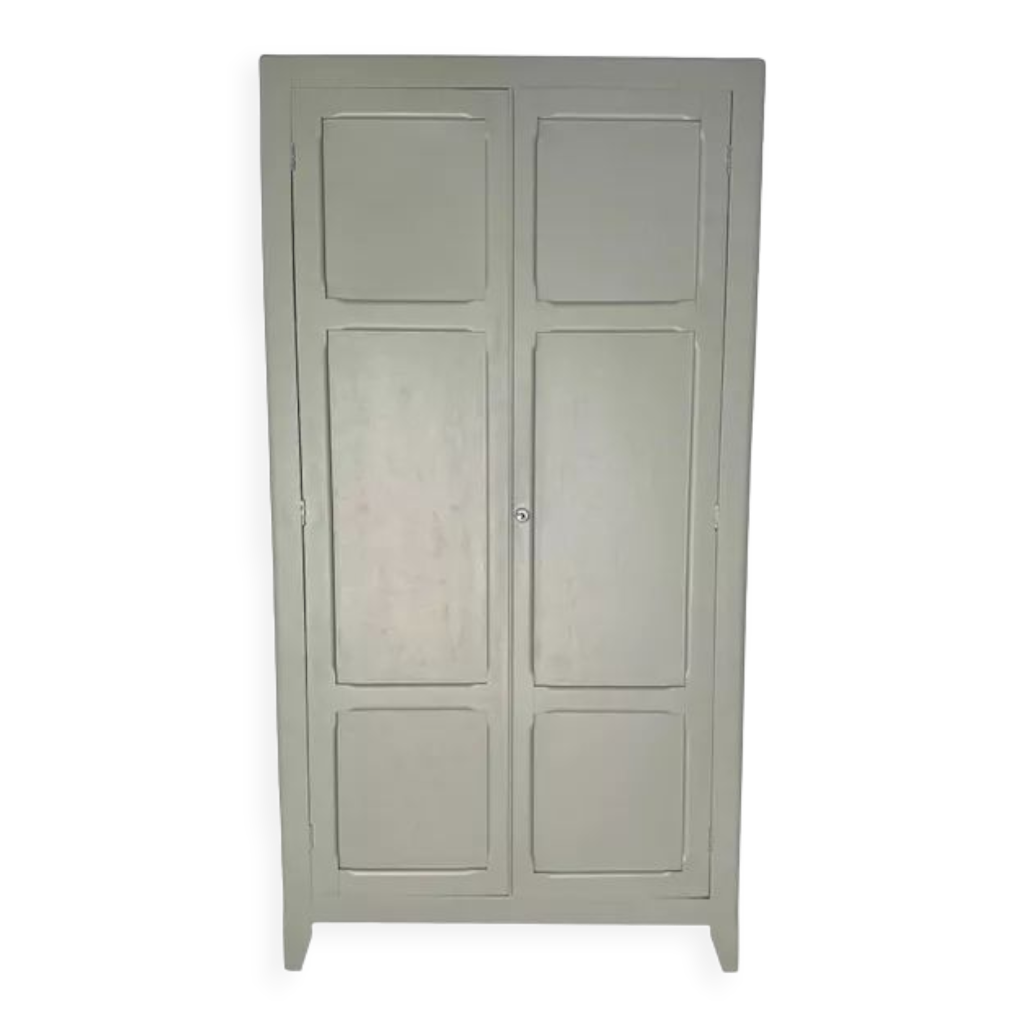 Armoire parisienne