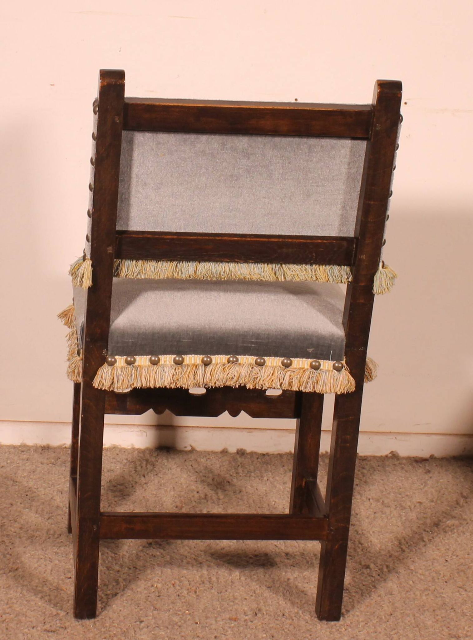 12 chaises espagnoles en hêtre