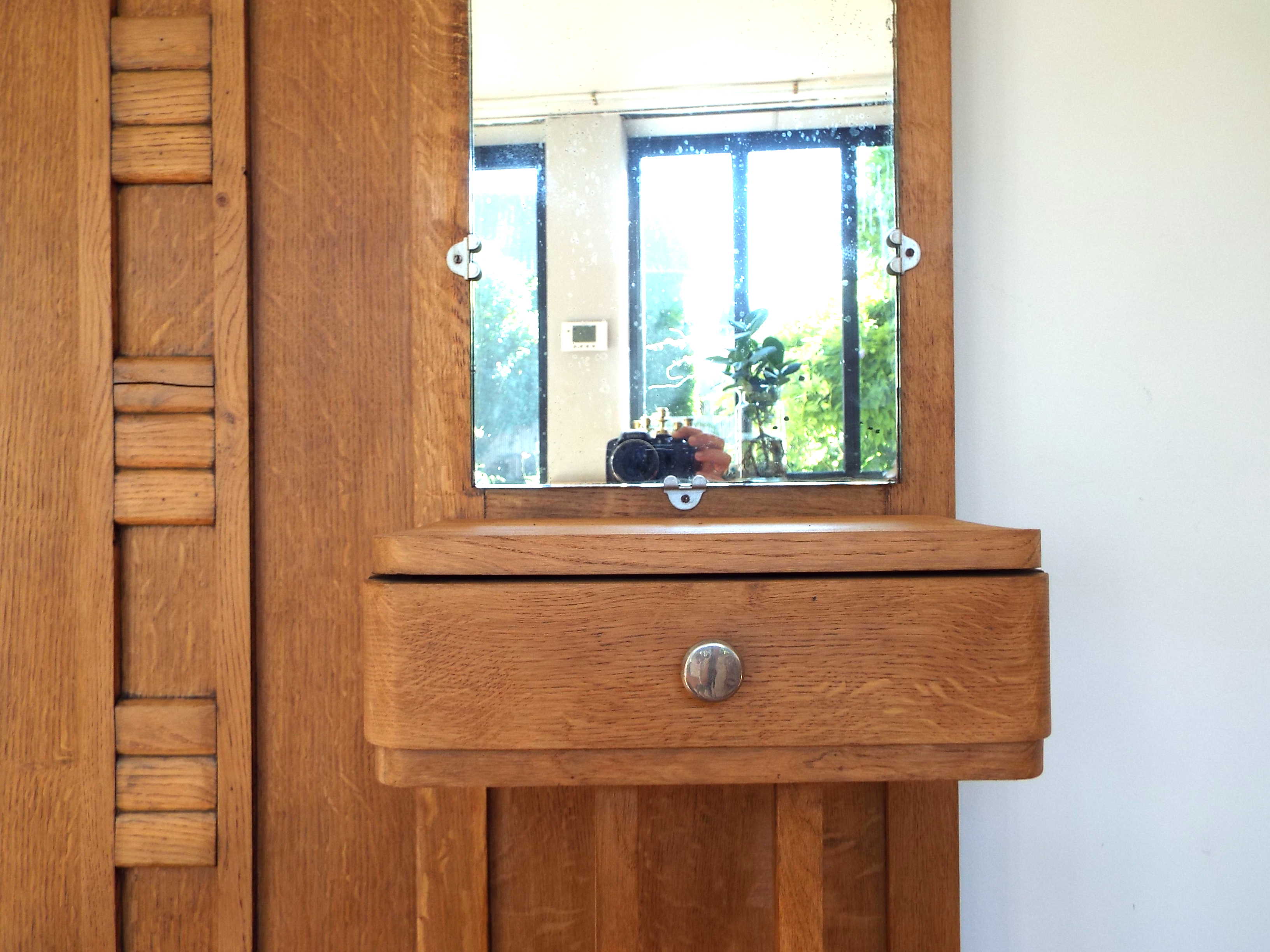 Entrance cloakroom coat rack