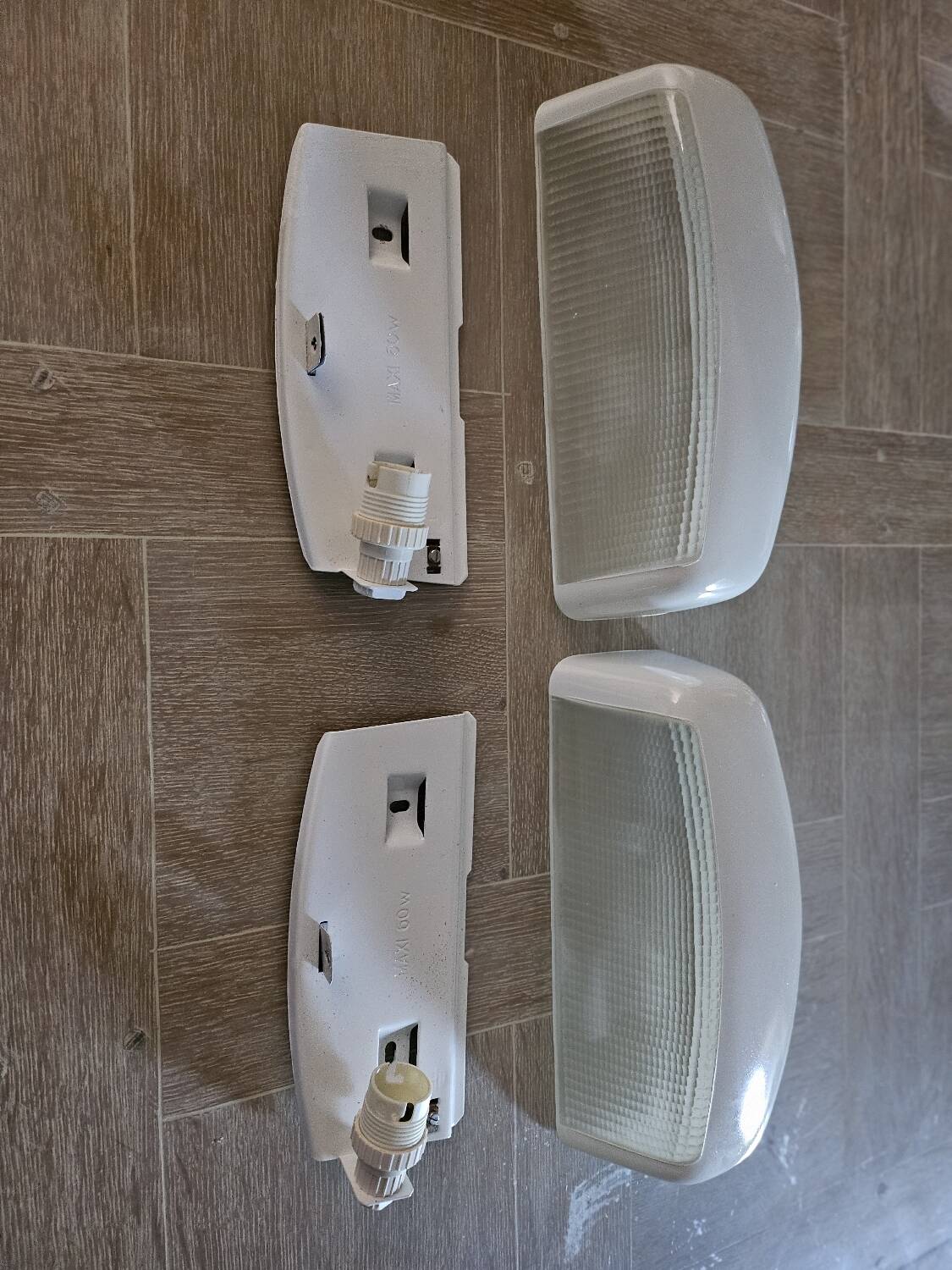 Paire d'appliques holophane