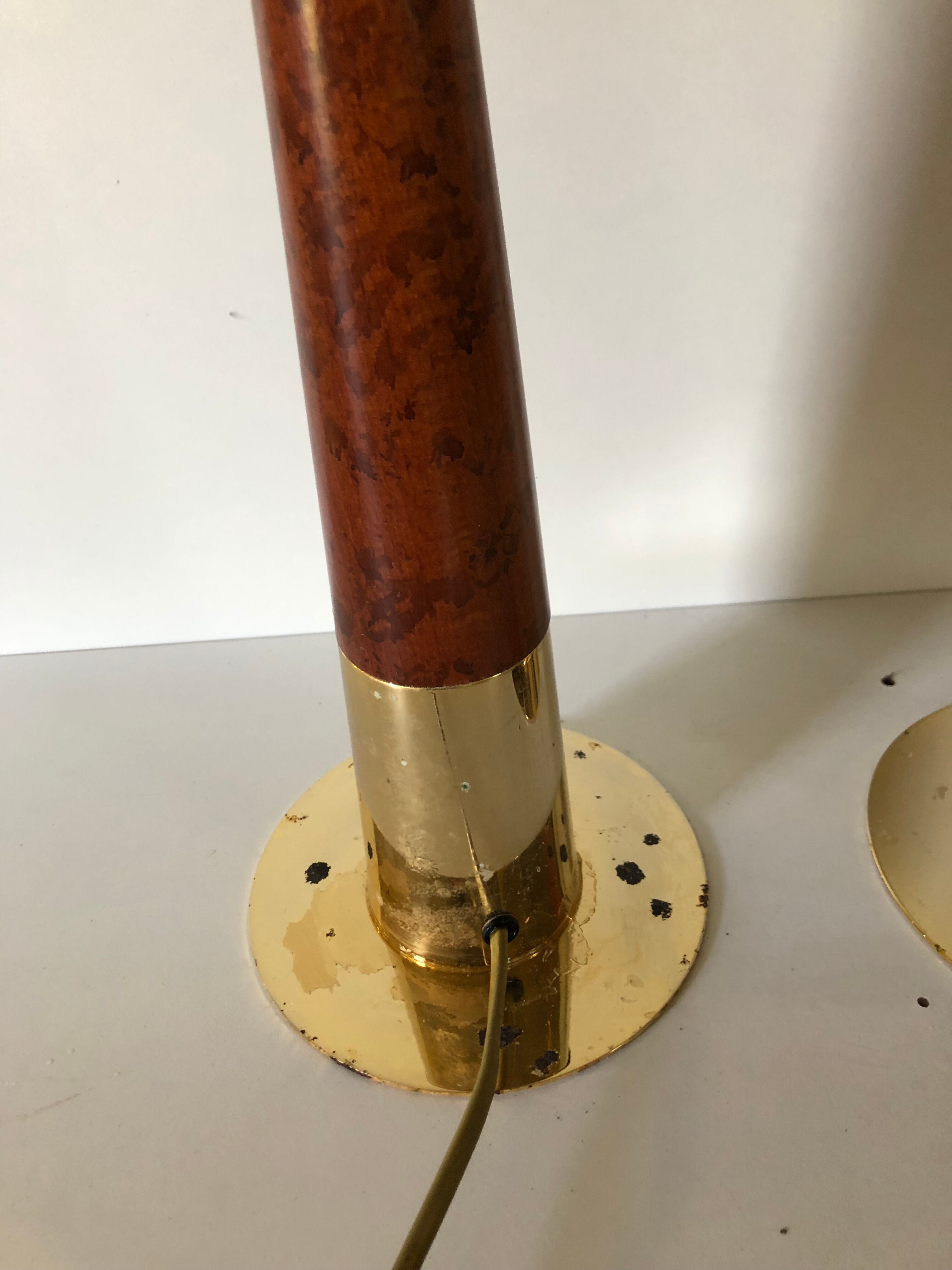 2 lamp feet type liner 1950