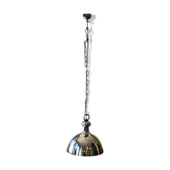 Suspension en nickel, style industriel.