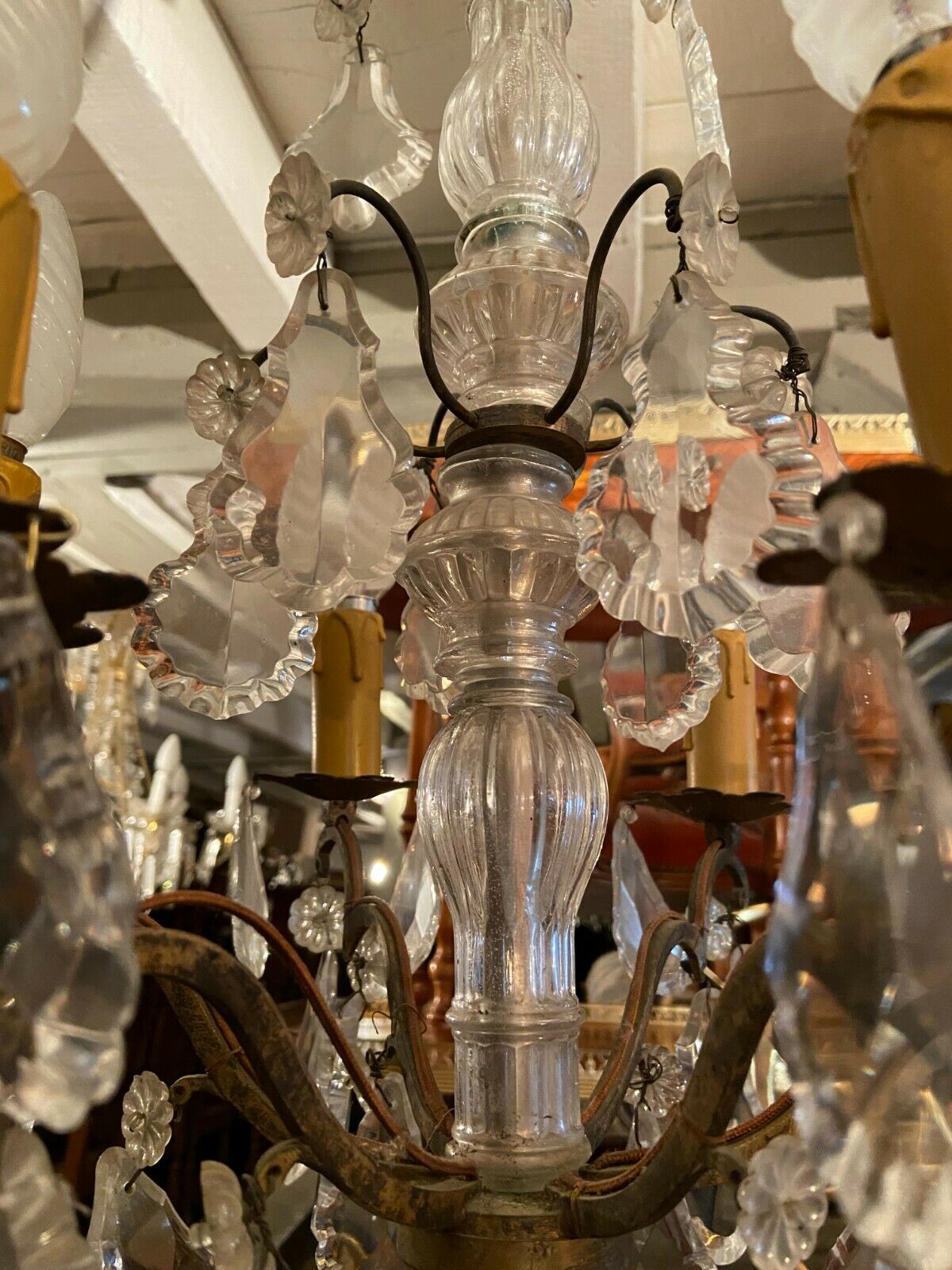 6-light chandelier with crystal pendants on bronze frame, Louis XV style