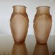 Pair of Art Deco vases in moulded pink glass, signed Souchon Neuvesel, 1940.