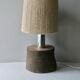 Lampe en bois massif et chrome, abat jour corde