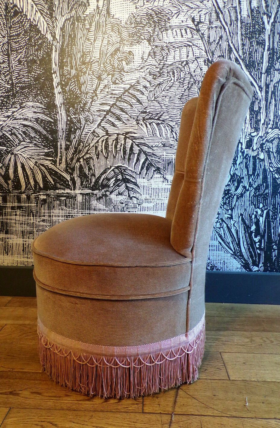 Antique toad armchair