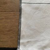 Rectangular tablecloth or table runner in thick cotton.