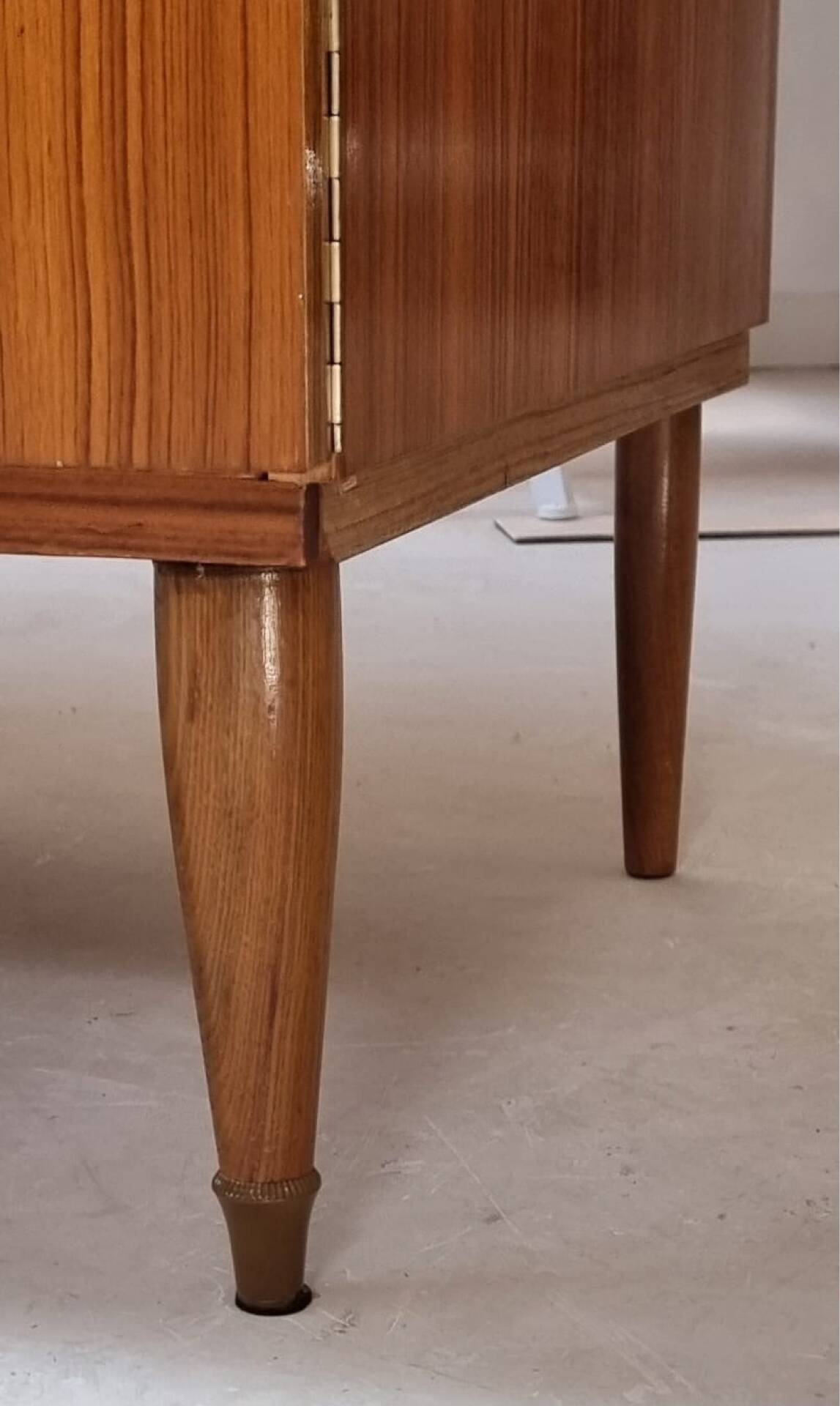 Armoire du milieu du siècle
