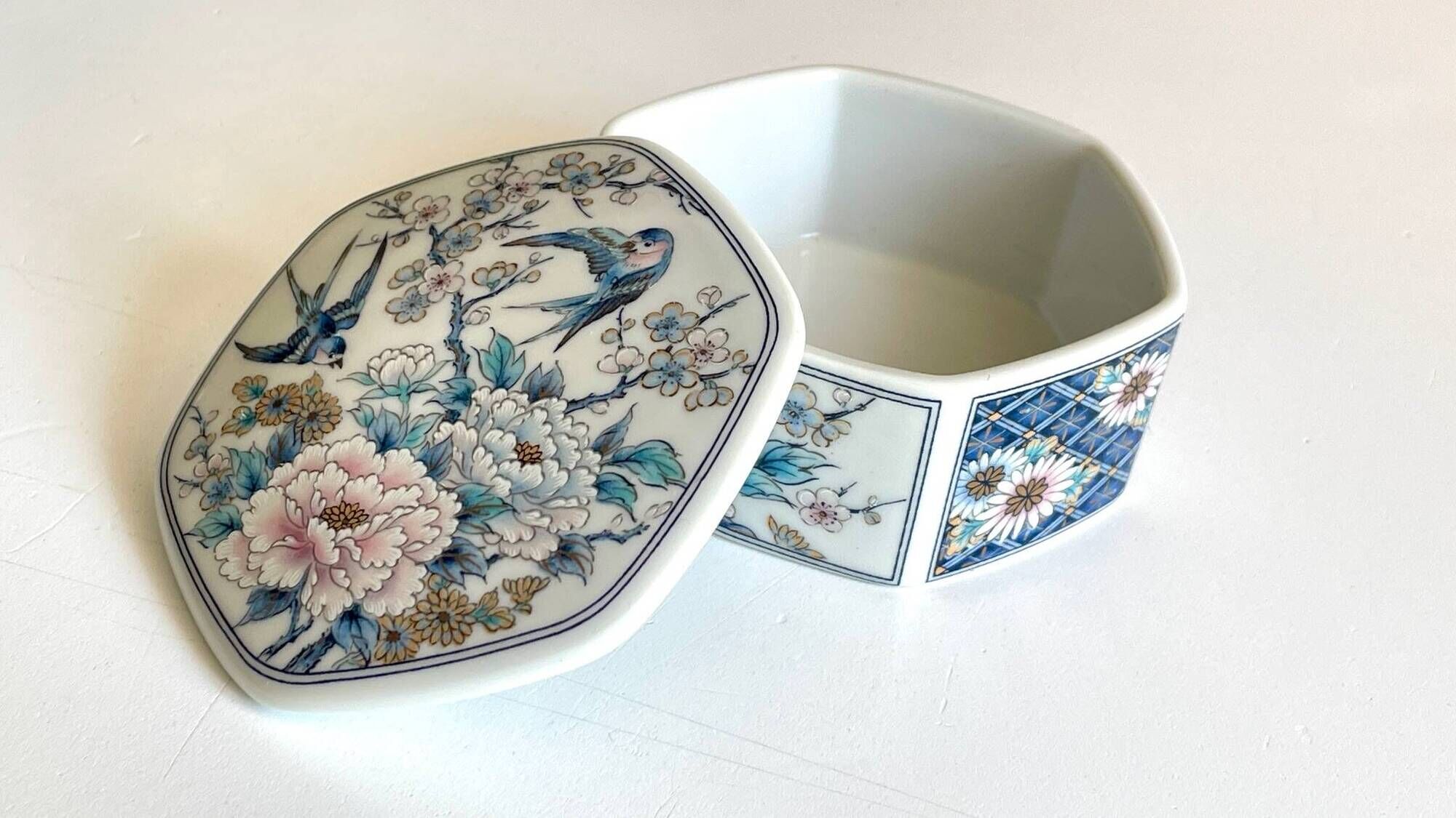 Ashtray porcelain japan