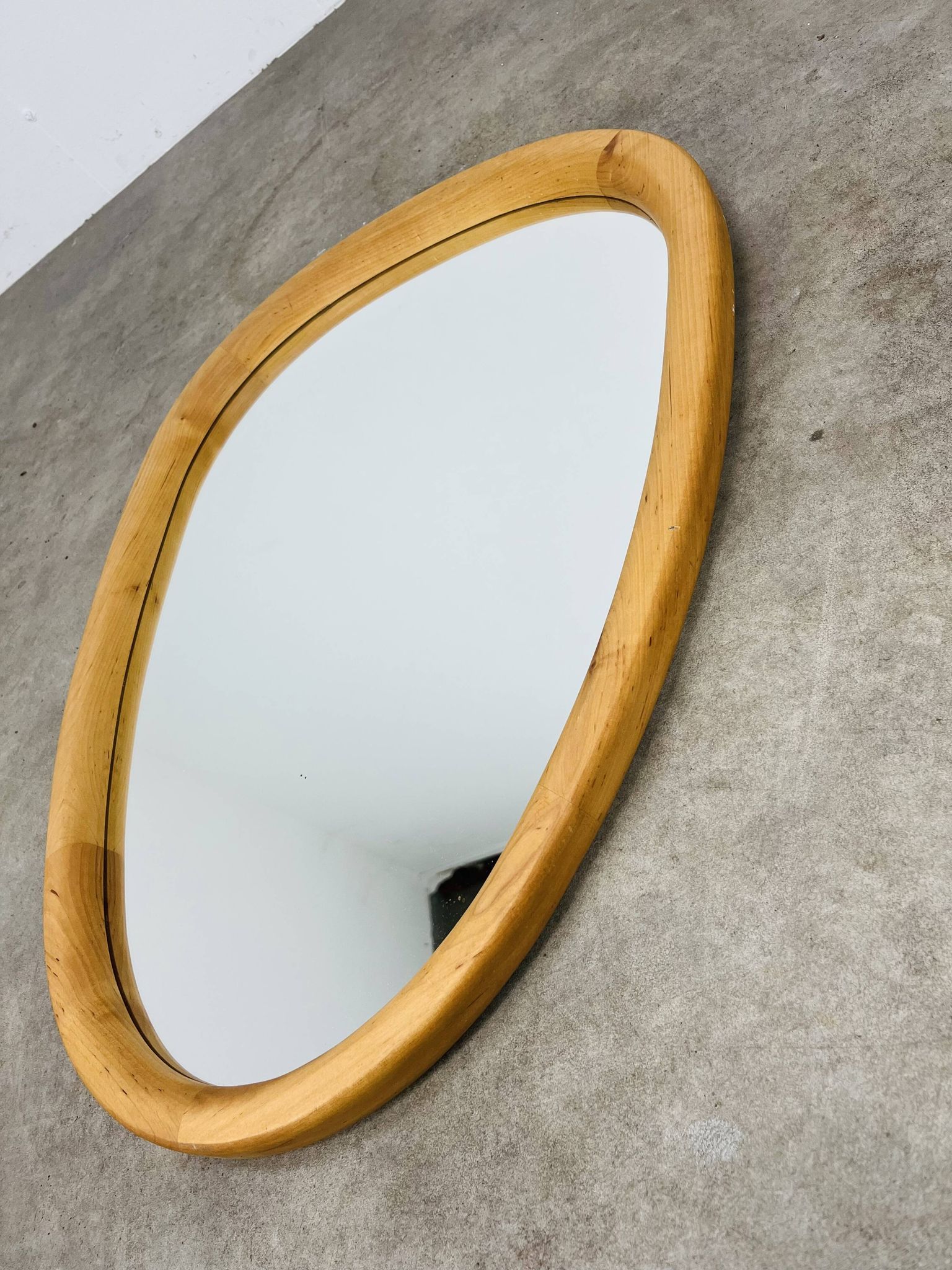 Scandinavian style wooden rim rearview mirror