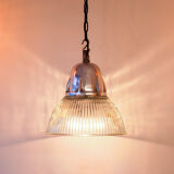 Suspension in ridged glass and support in polished cast aluminum