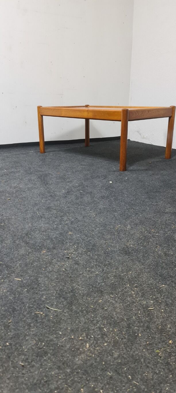 Vintage teaak coffee table