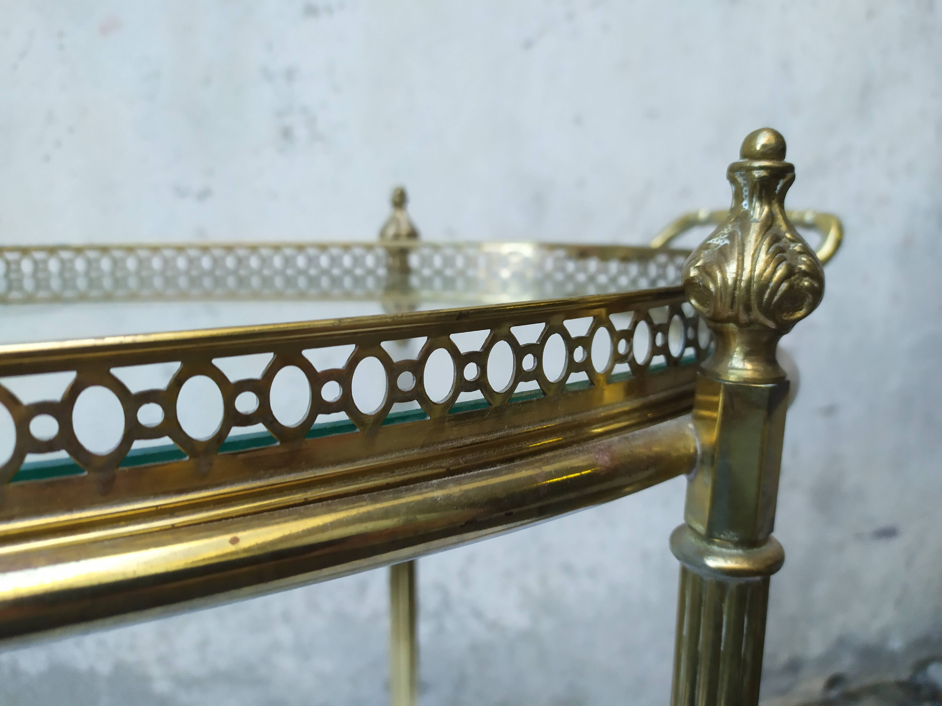 Golden rolling bar dessert