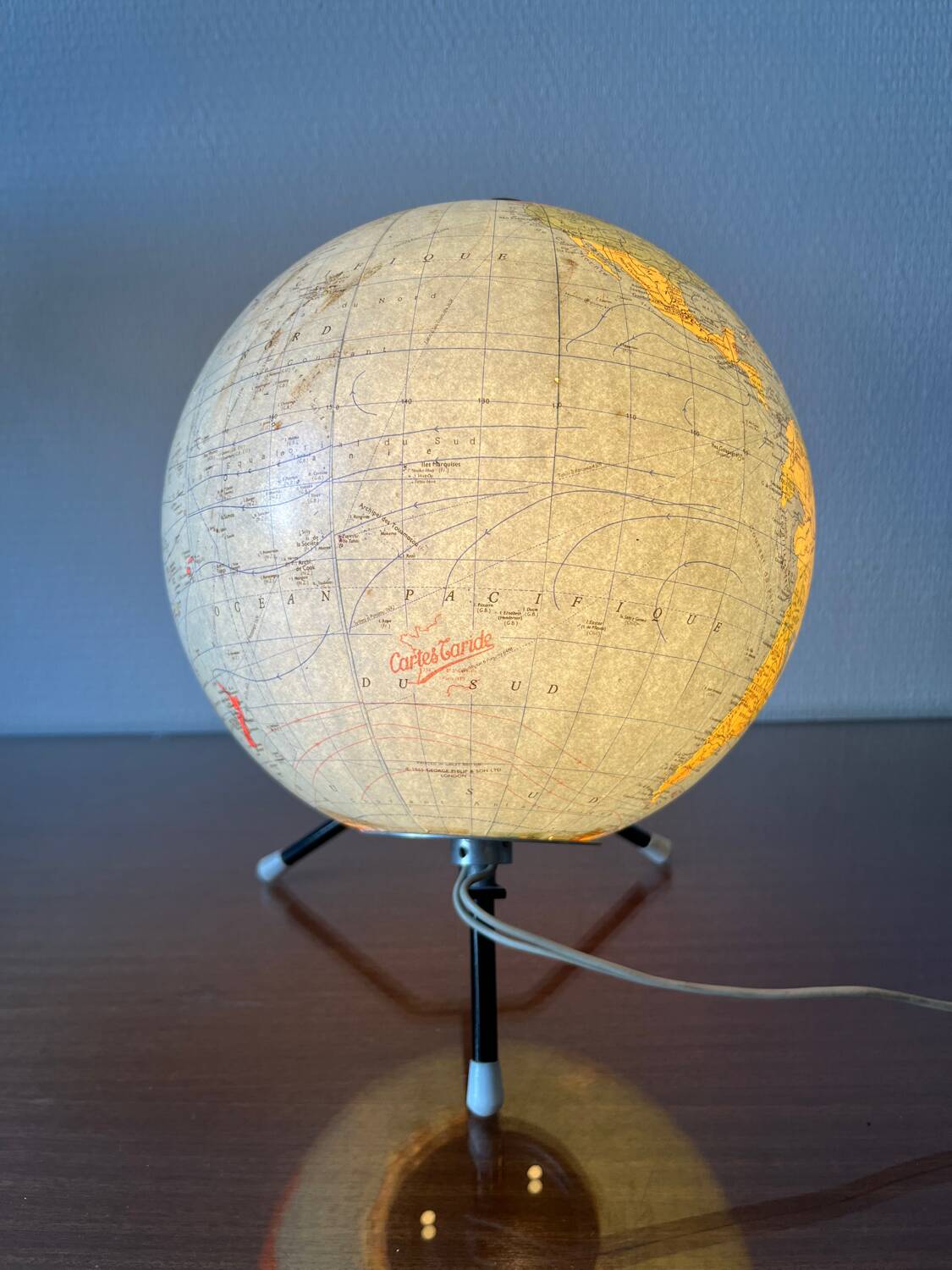Globe Taride en verre George Philip & Son