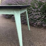 Vintage table in Formica