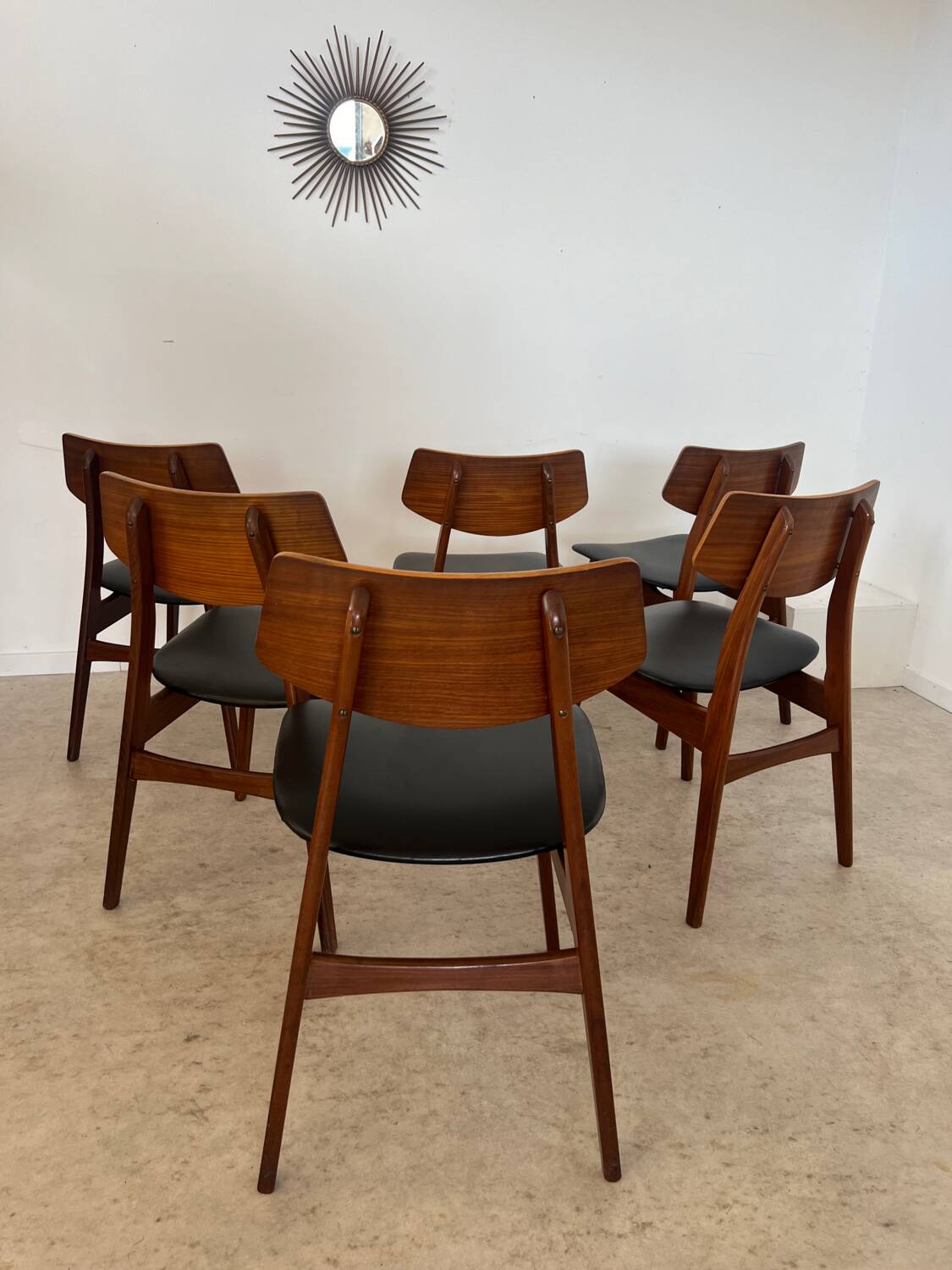 Set of 6 teak and black imitation leather chairs, Scandinavian design from the 70s vintage