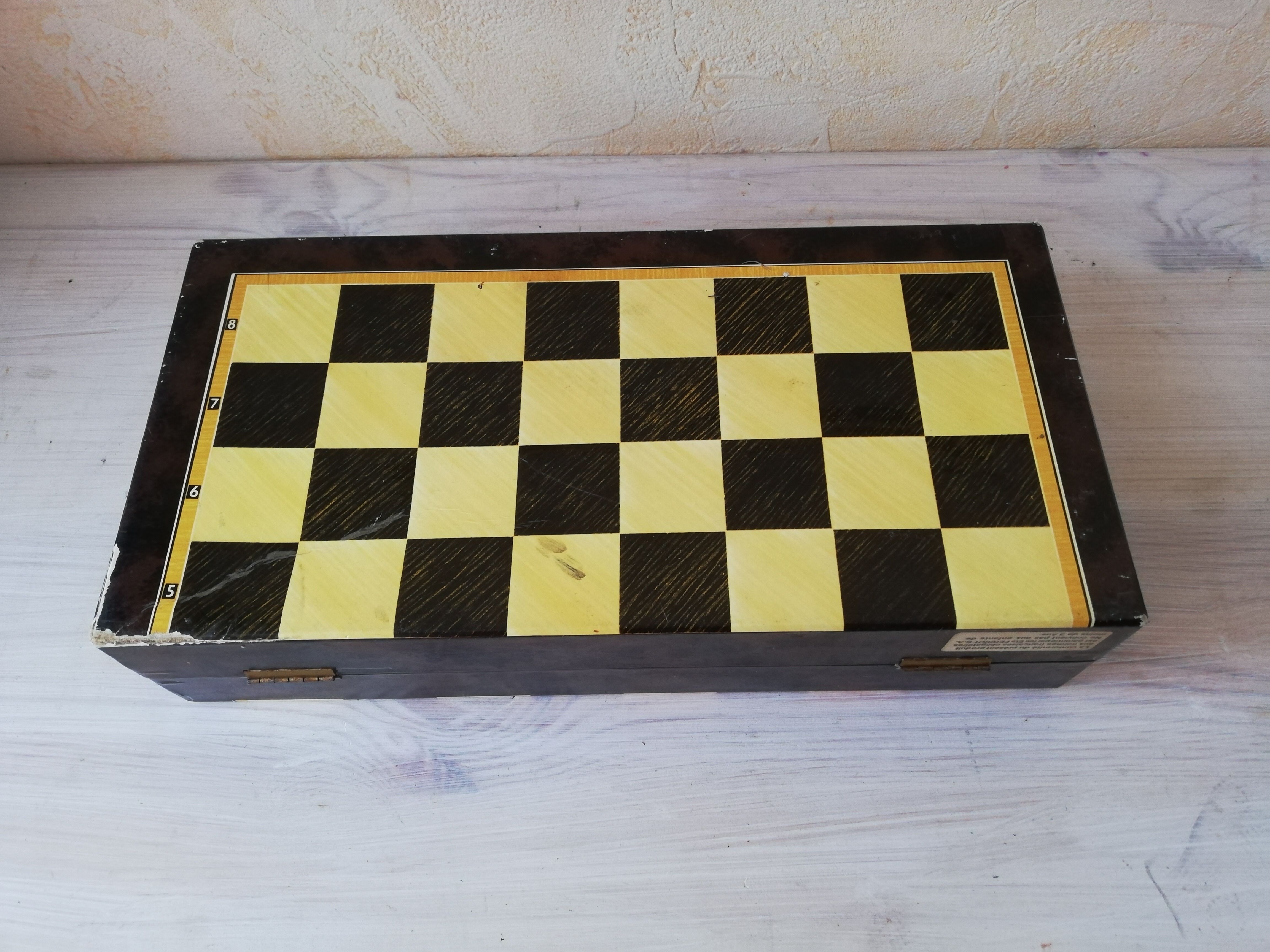 Ferriot portable chessboard