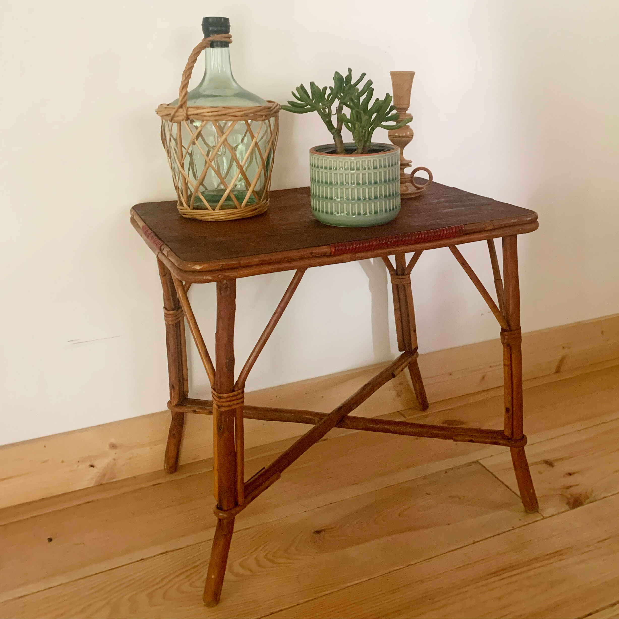 Table d’appoint des années 50