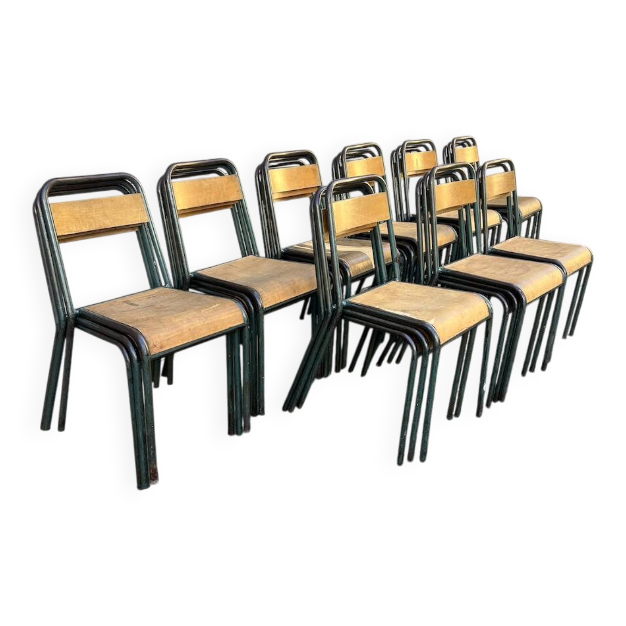 (Lot) 26 old school/bistro chairs Stella
