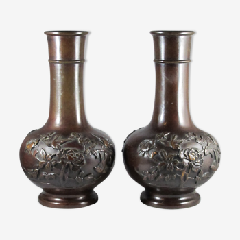 Pair of 19th century chinese or japanese bronze vases