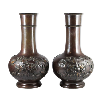 Pair of 19th century chinese or japanese bronze vases