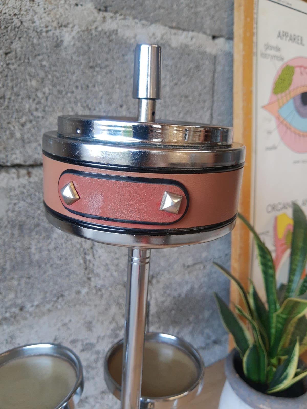 Ashtray on foot 70s -vintage