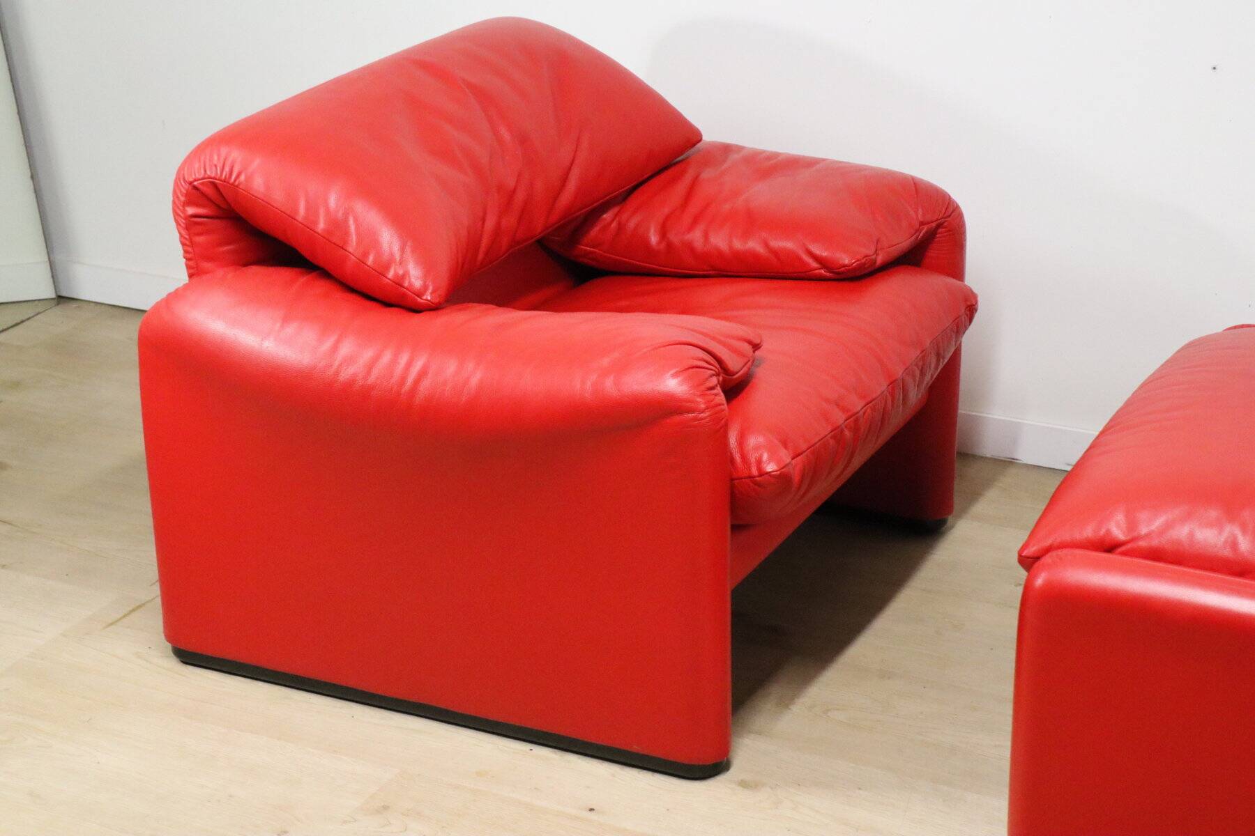 Maralunga armchair and ottoman by Vico Magistretti for Cassina