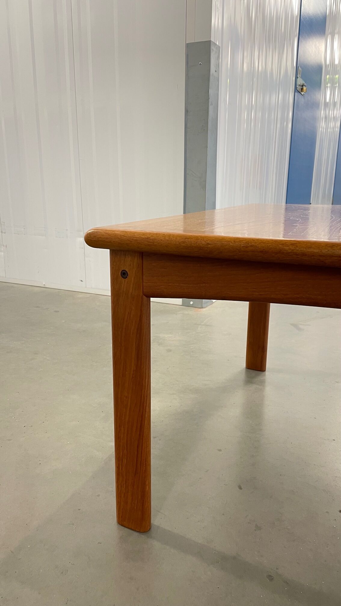 Table basse en teck des années 60