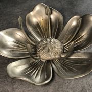 Vintage lotus flower ashtray with 5 removable petals in silver metal