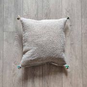 Coussin berbère gris clair fait main en coton