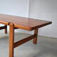 Table basse danoise en teck de Niels Bach