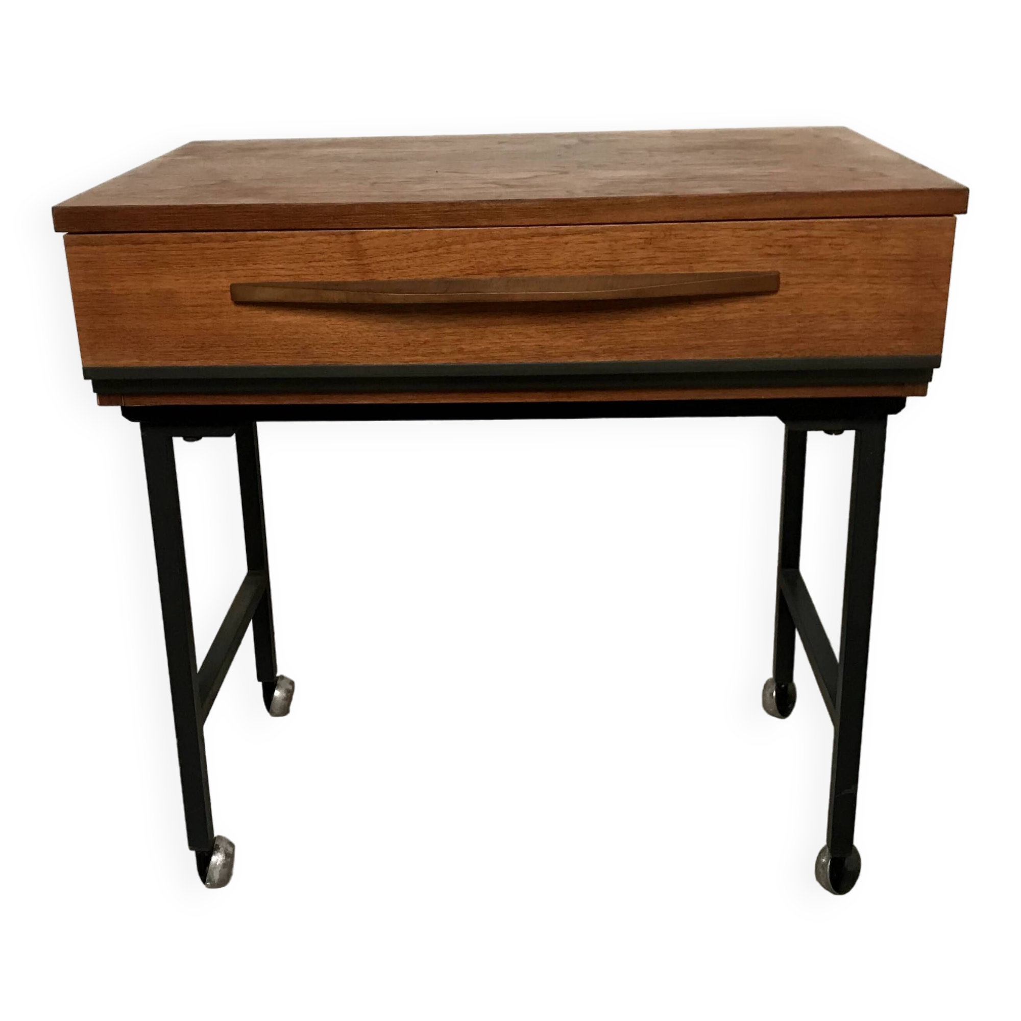 Chevet, bout de canapé en teck sur roulettes, années 60