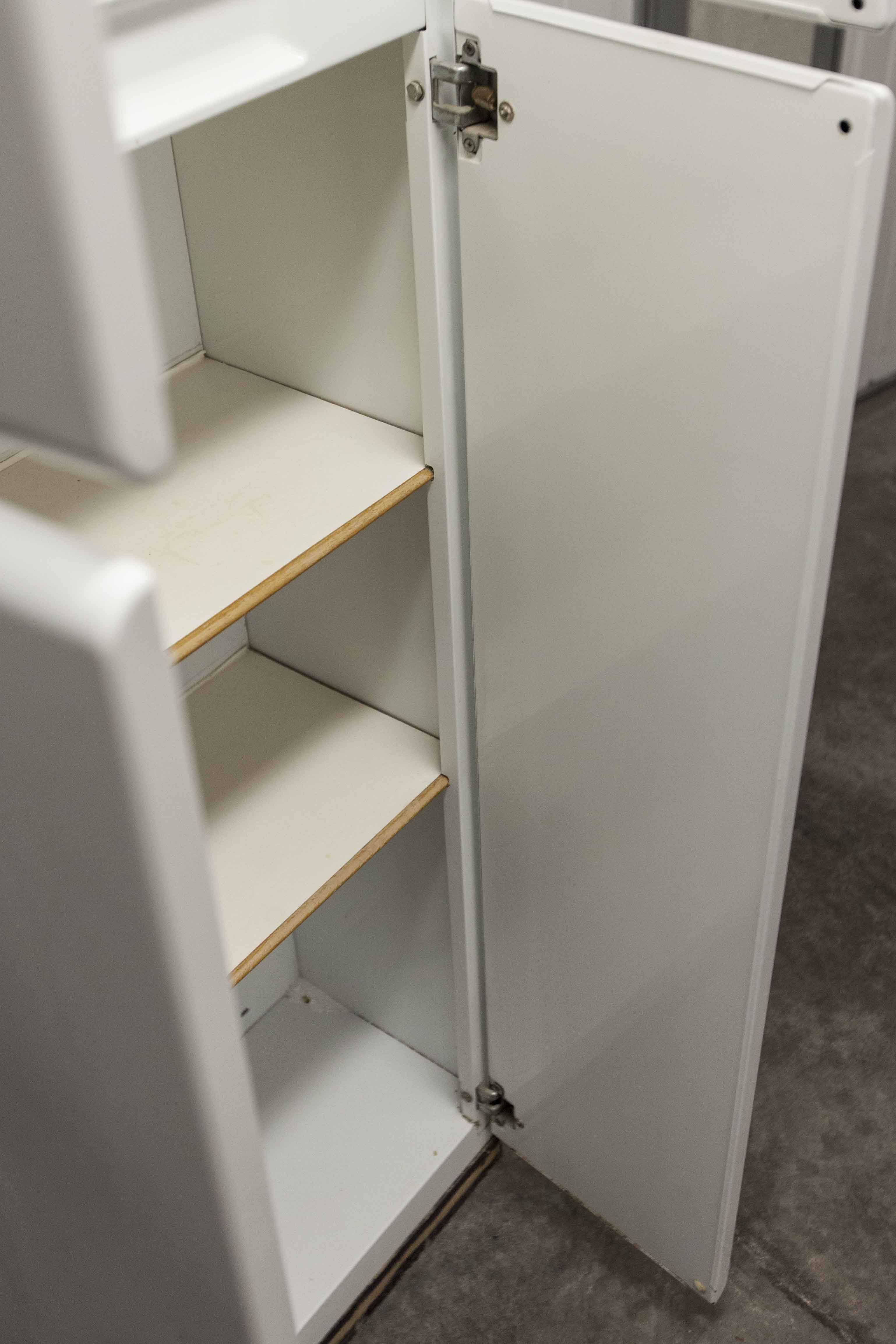 Bathroom cabinet in white metal 1960